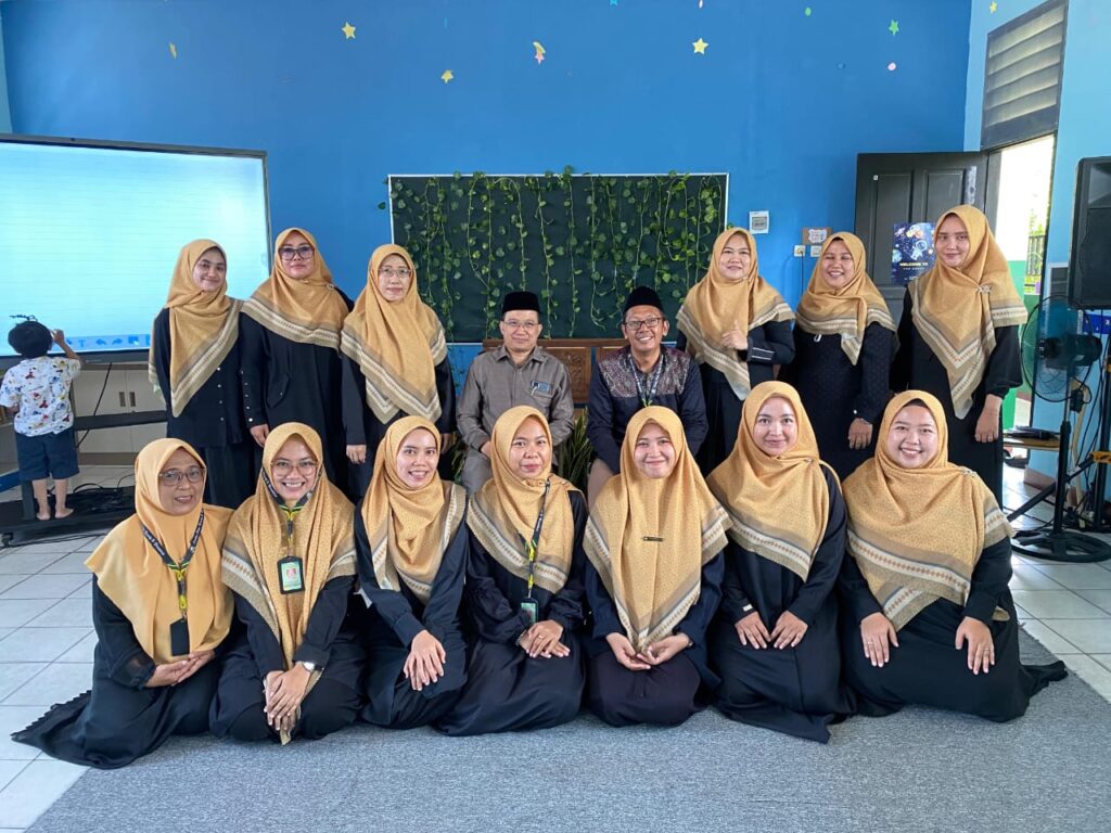 MI Al Mubarok Panunggangan Kota Tangerang Gelar Kegiatan Parent Class ” Fundamentals Parenting in Islam:Responsibilities of Parents